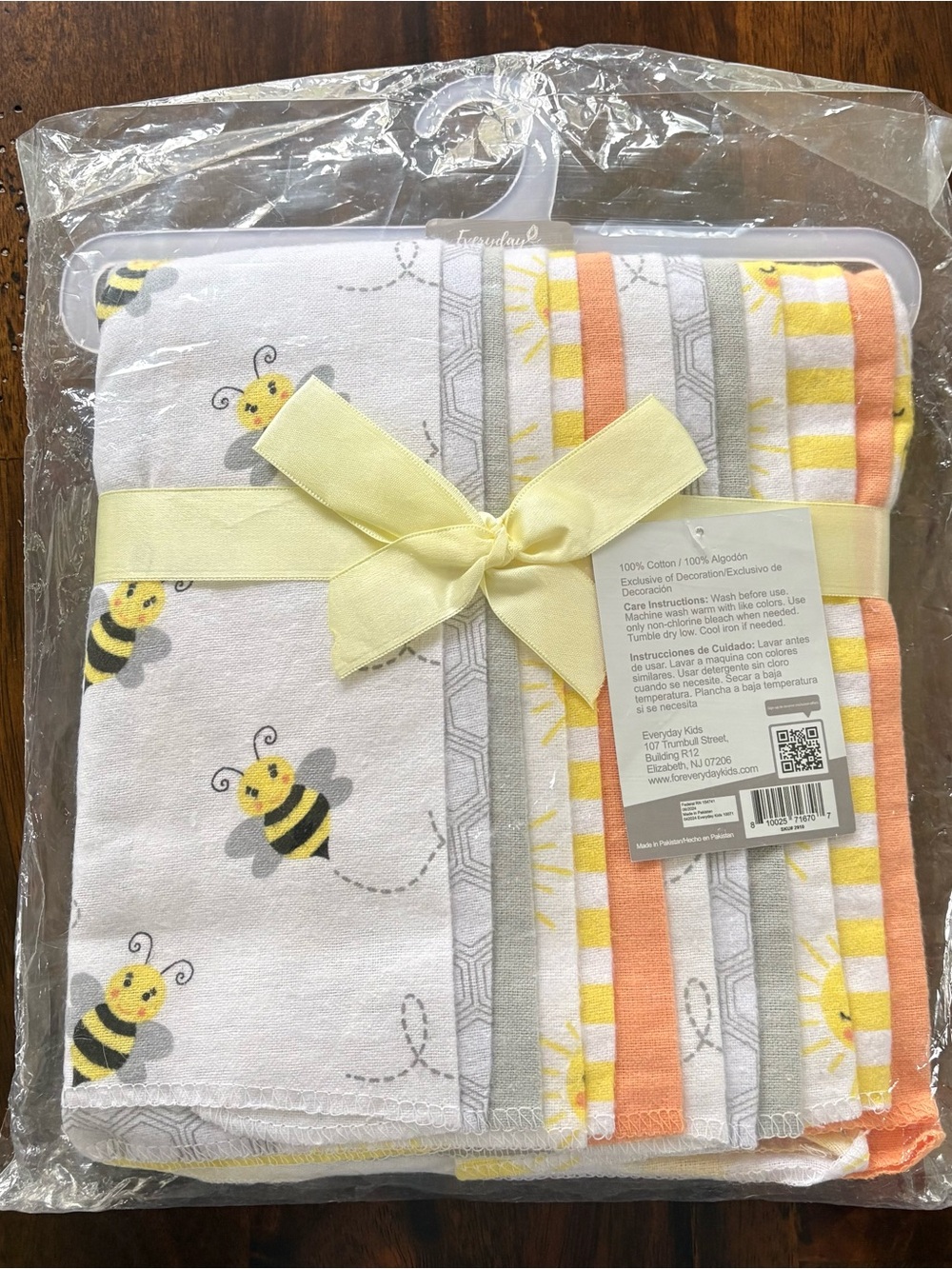 NWT, Sealed, 12 Pack Burp Cloths 100% Cotton Gender Neutral 14.5” x 20”